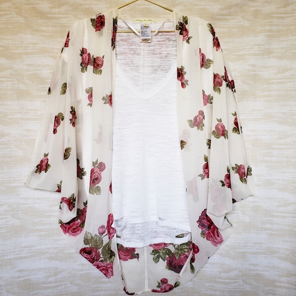 Urban Outfitters Tops - Urban Outfitters boho floral sheer summer kimono